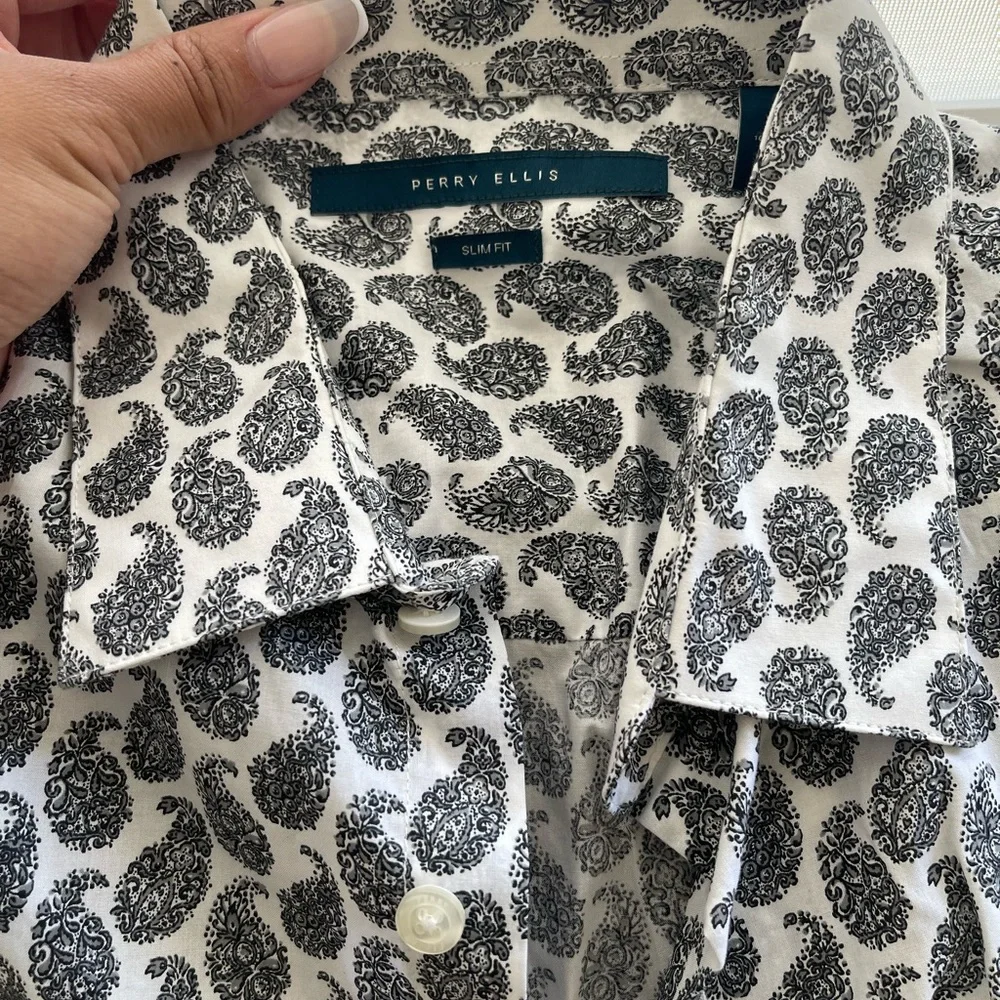 Perry Ellis Monochrome Paisley Shirt - Picture 2 of 4